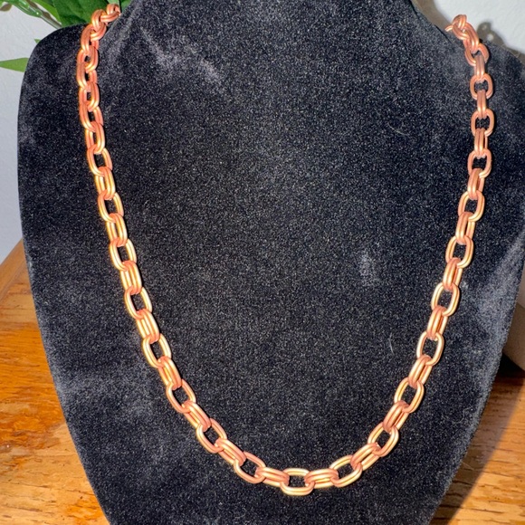 Turquoise beaded bone style pendent 23” necklace - Picture 2 of 3